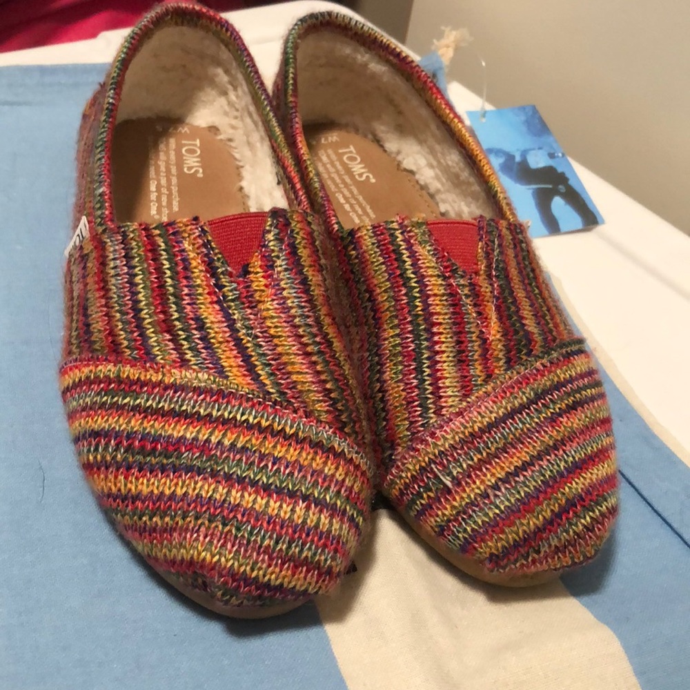 Multi-colored Toms - Picture 2 of 5
